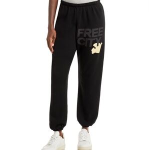 FREE CITY Cotton Logo Sweatpants in Black
Space